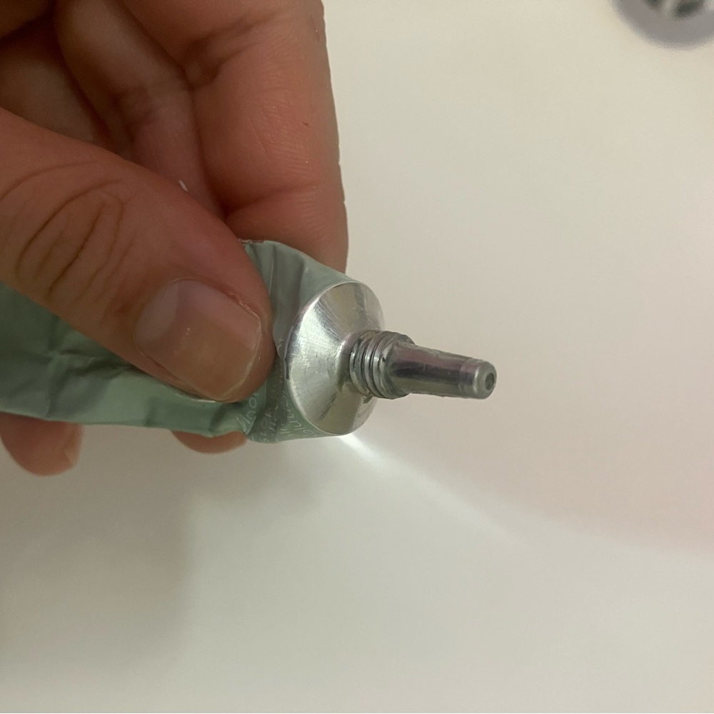 CAUDALIE Color Correcting Spot Solution with Salicylic Acid - Picture 4 of 6